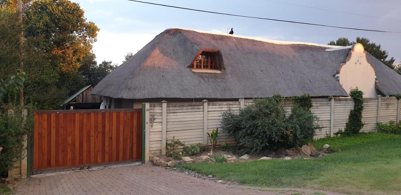 White Feathers Bergville Exterior foto